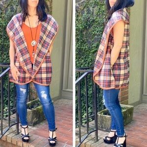 NWT Rosette Plaid Vest with pockets Size Large